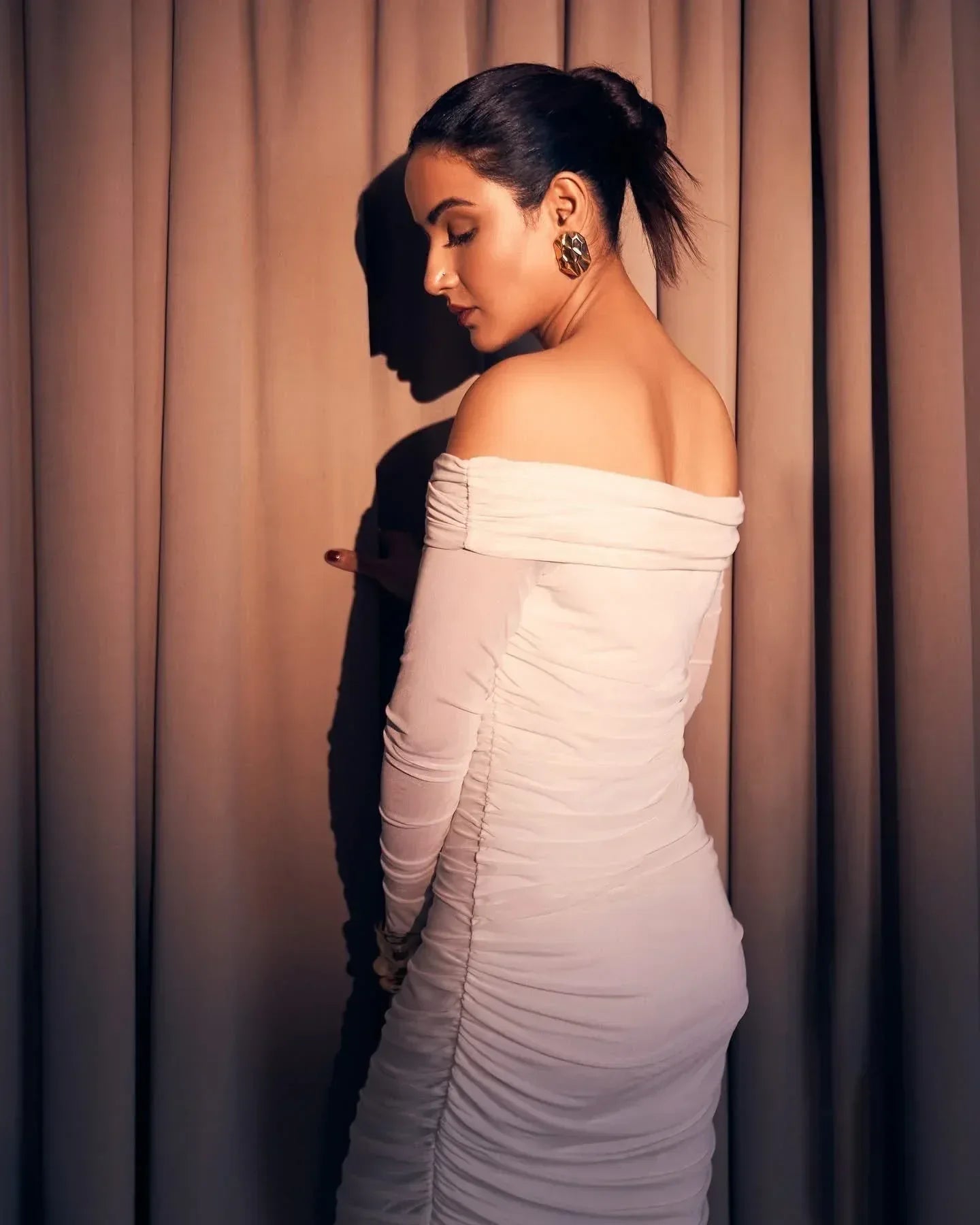 JASMIN BHASIN - GOLDEN HIVE EARRINGS - AEQEA