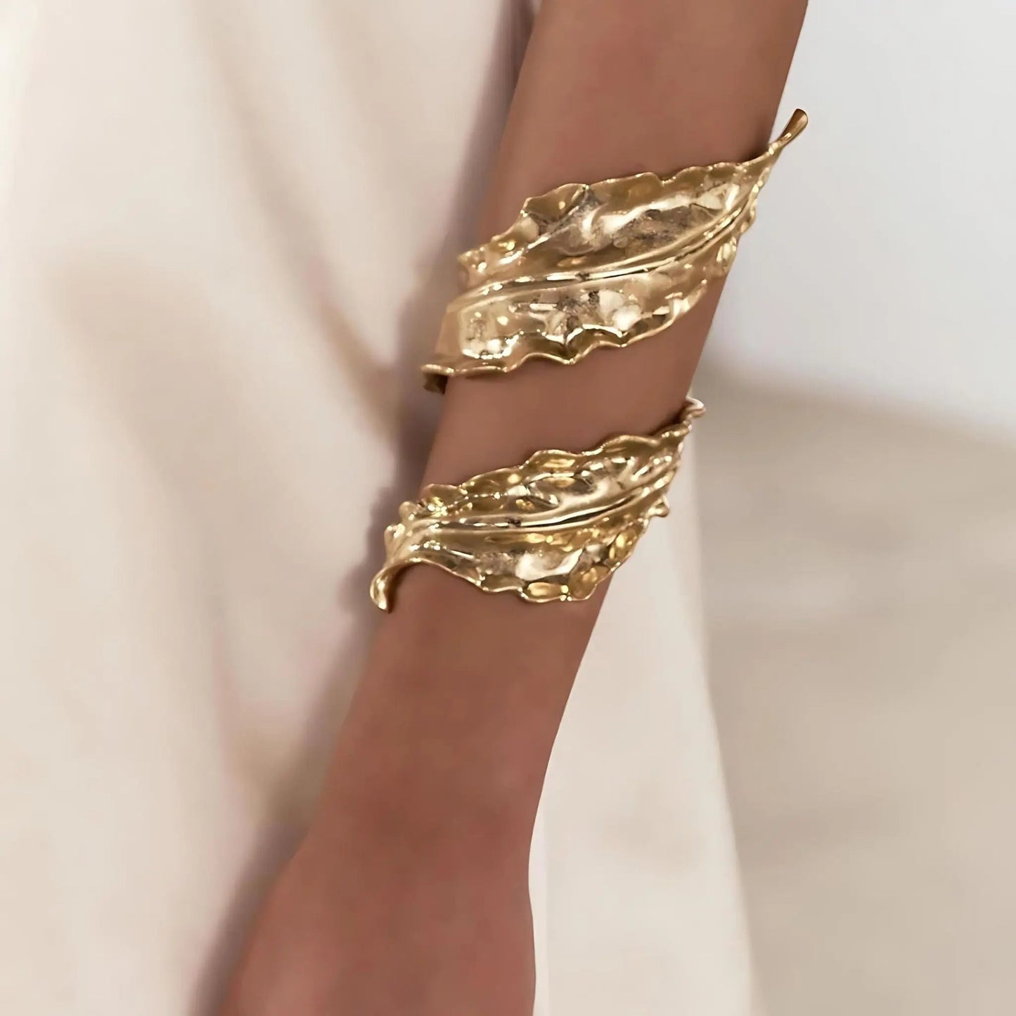 STATEMENT LEAF CUFF - AEQEA