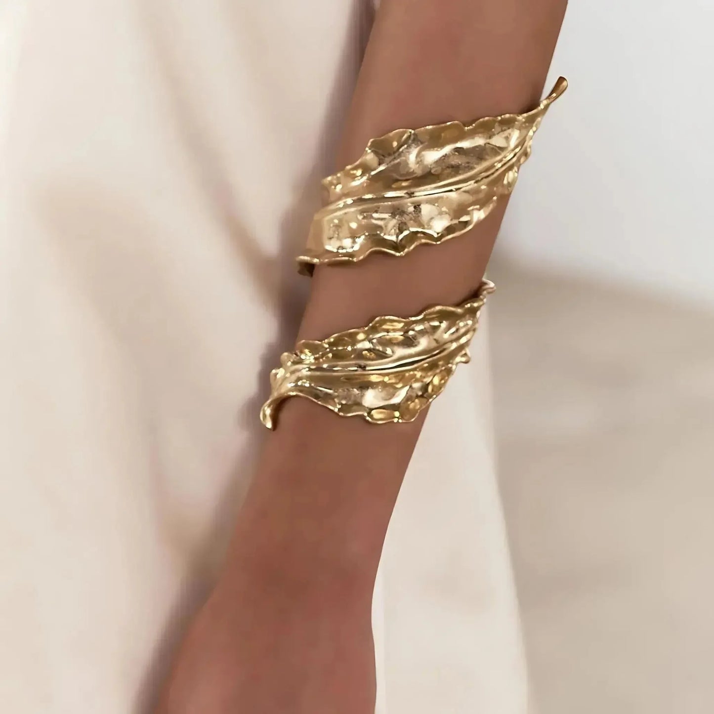 STATEMENT LEAF CUFF - AEQEA