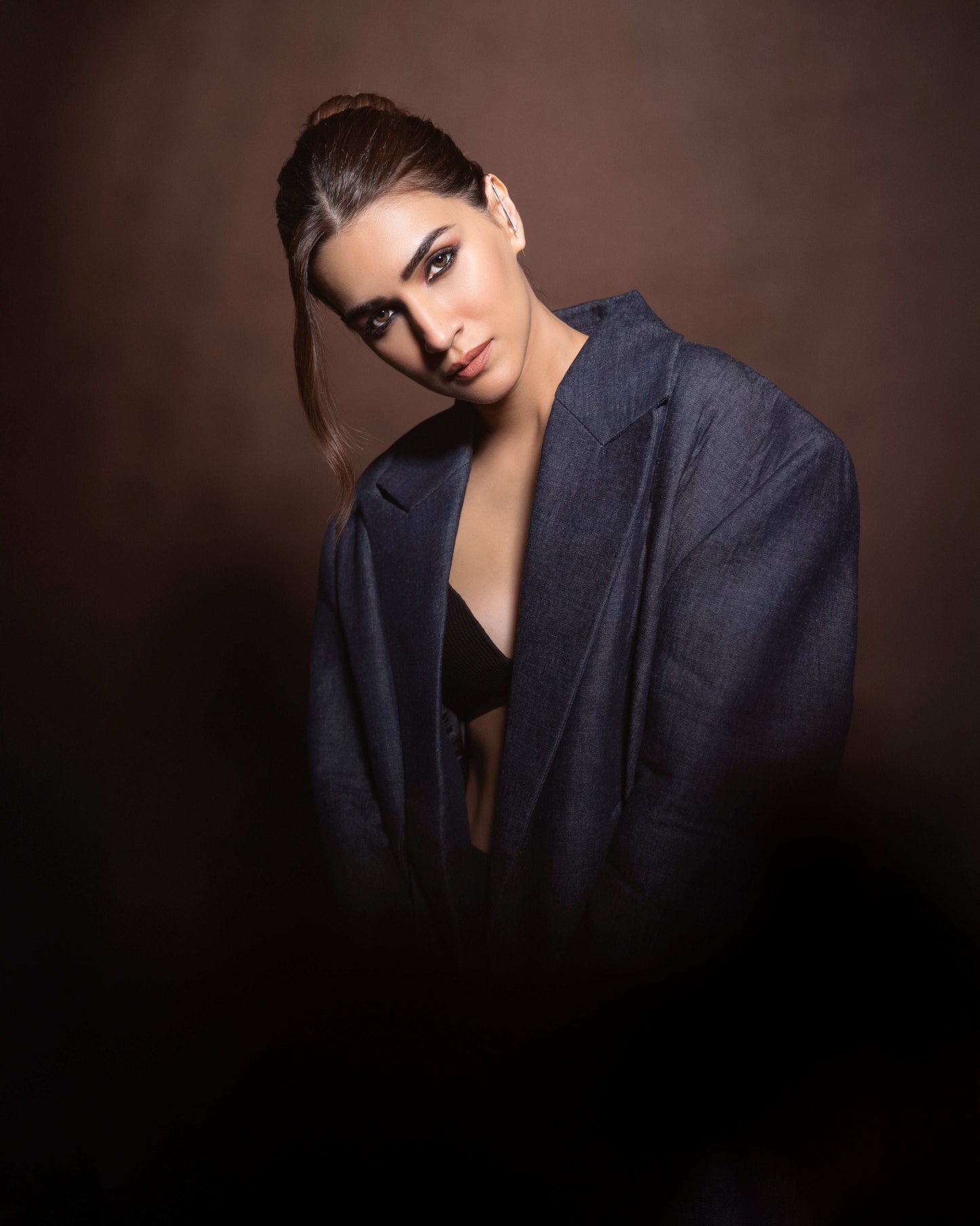 KRITI SANON WEARING SLEEK ZIRCORNIA EARCUFF BY AEQEA