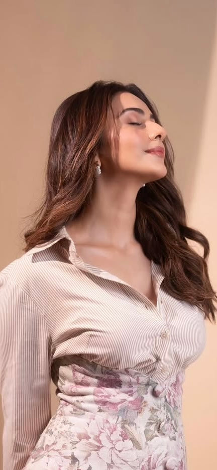 RAKULPREET KAUR - MINI OCEAN PEARL HOOPS