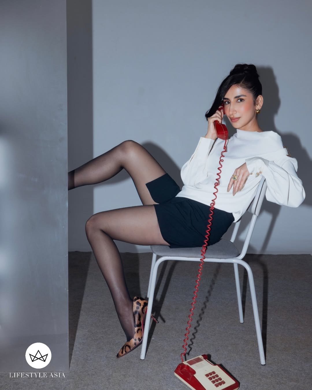 PARUL GULATI - MINI LEA HUGGIES HOOP EARRINGS