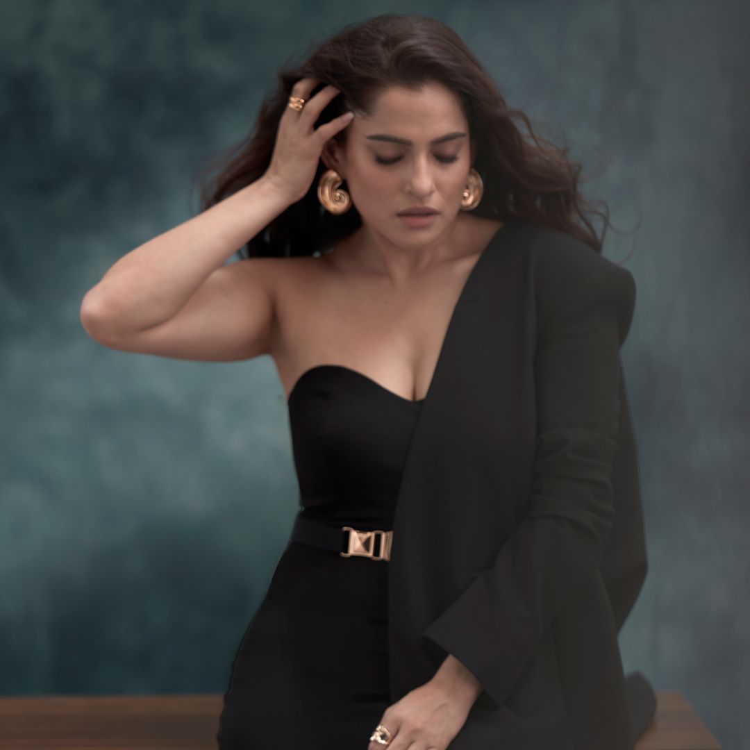 PRIYA BAPAT - AEQEA