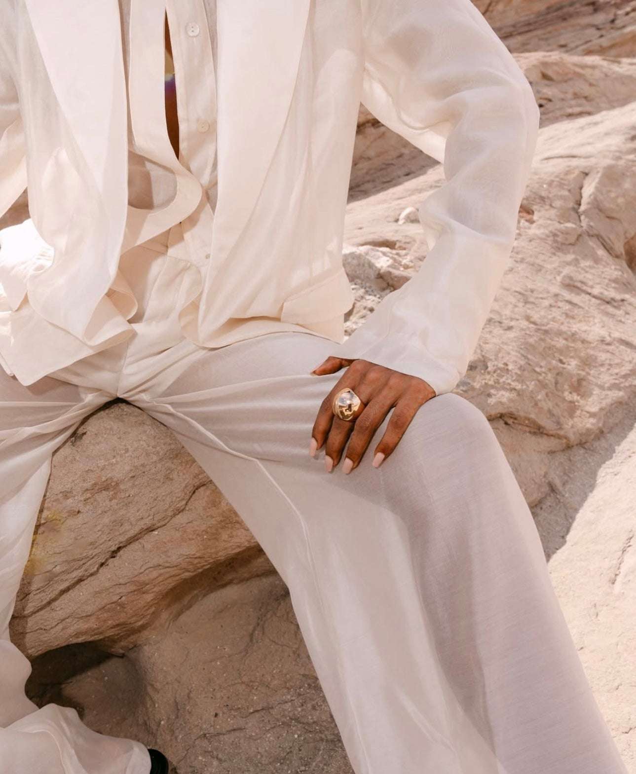 Rida in AEQEA's XXL Solar Dome Ring.
